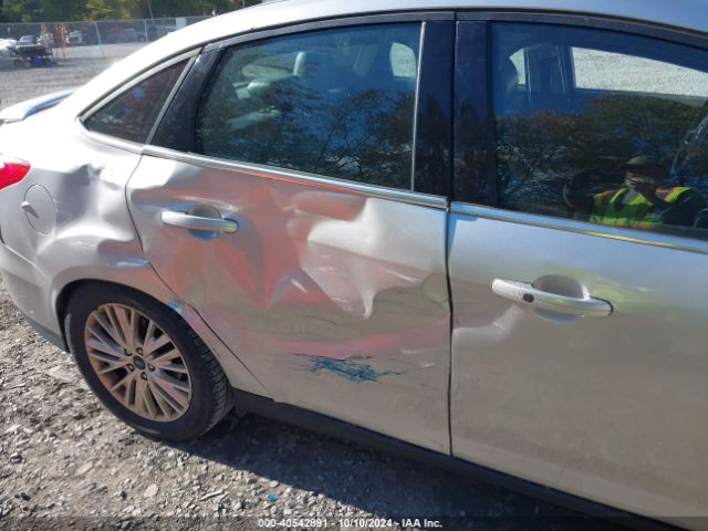1FADP3J23HL260634 Ford Focus Titanium