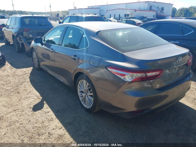 4T1B11HK7JU013688 Toyota CAMRY XLE