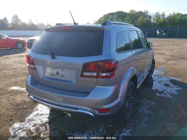 3C4PDDGG8JT261104 Dodge Journey Crossroad Awd