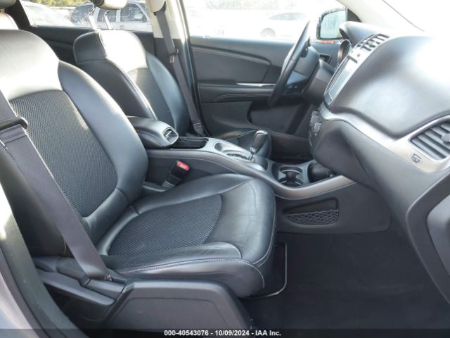 3C4PDDGG8JT261104 Dodge Journey Crossroad Awd