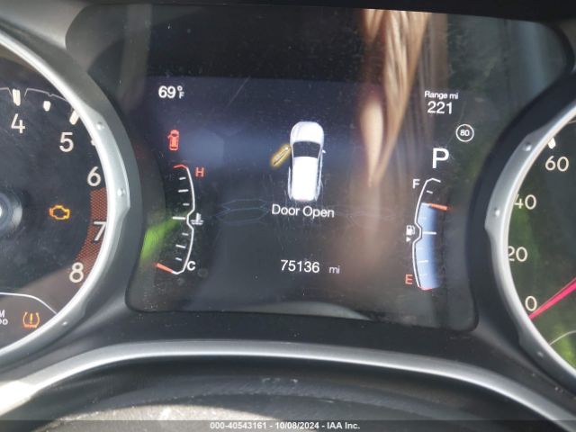 3C4NJCBB0JT267761 Jeep Compass Latitude Fwd