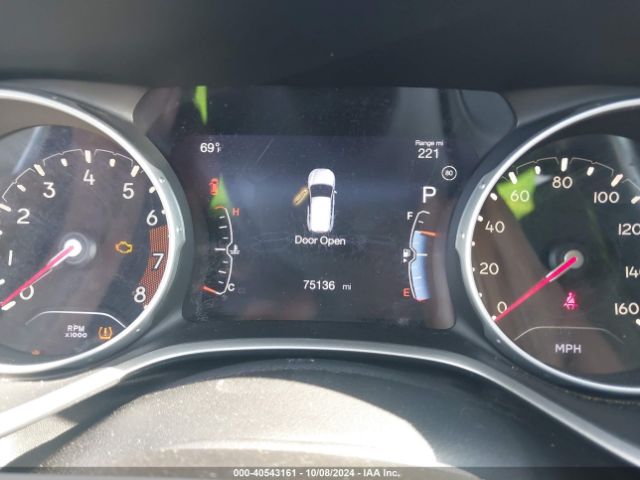 3C4NJCBB0JT267761 Jeep Compass Latitude Fwd