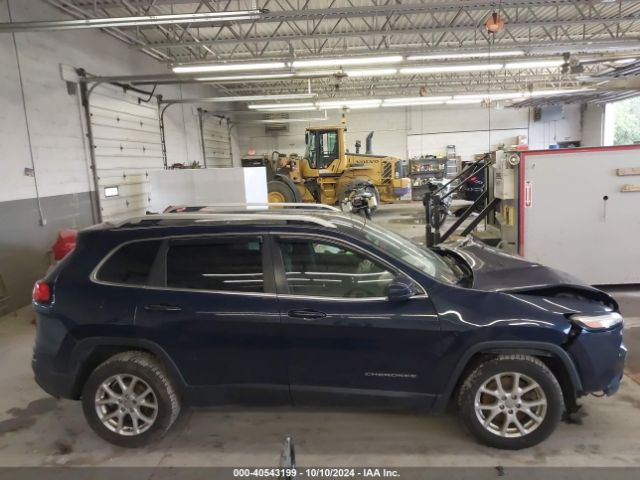 1C4PJLCB5EW126398 Jeep Cherokee Latitude
