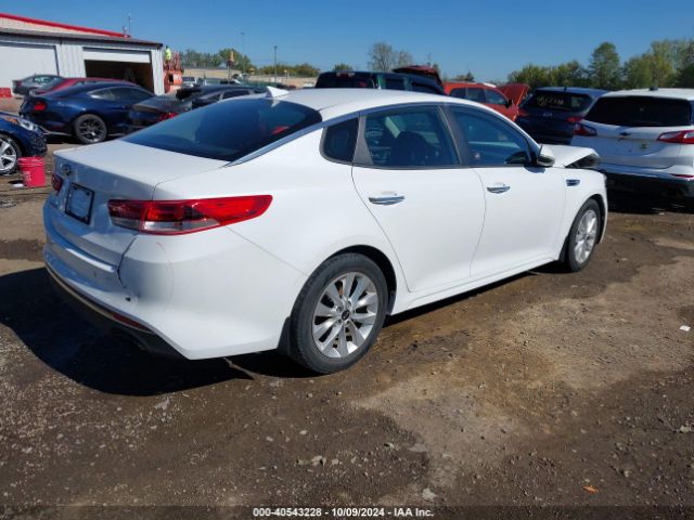 5XXGT4L38JG256339 KIA Optima Lx