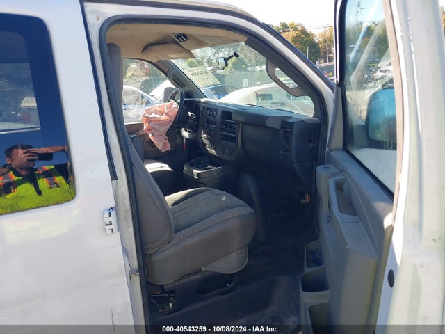 1GAWGFFG4H1340683 Chevrolet Express 2500 Lt
