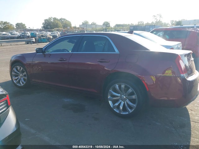 2C3CCAAG1JH338241 Chrysler 300 Touring