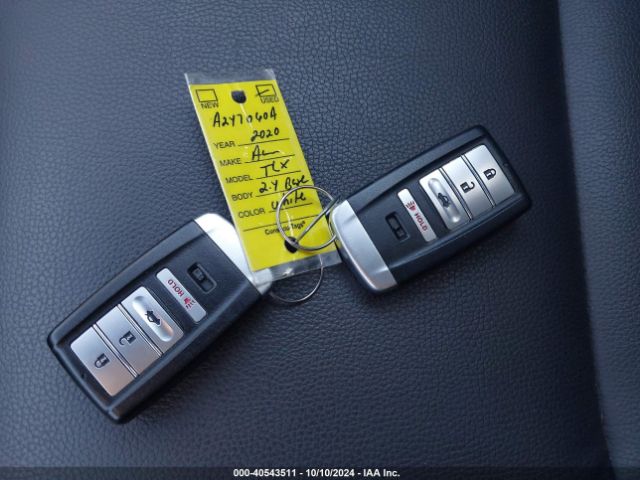19UUB1F33LA017569 Acura Tlx Standard