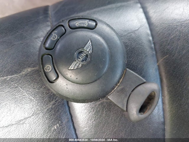 2008 MINI COOPER S WMWMF73588TV38923 Photo 10