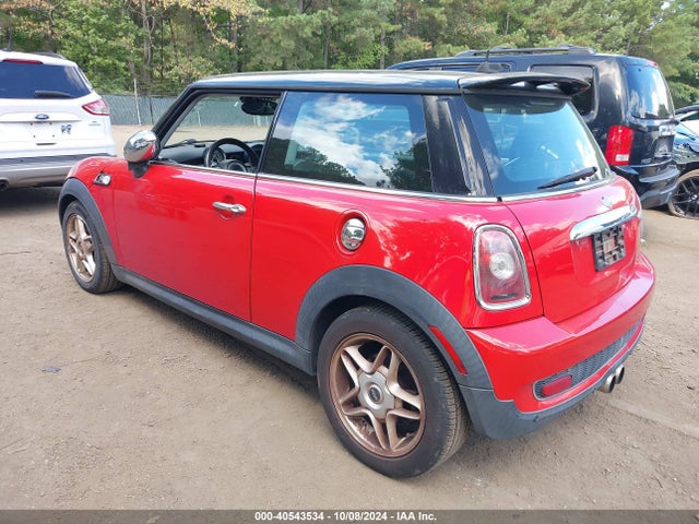 2008 MINI COOPER S WMWMF73588TV38923 Photo 2