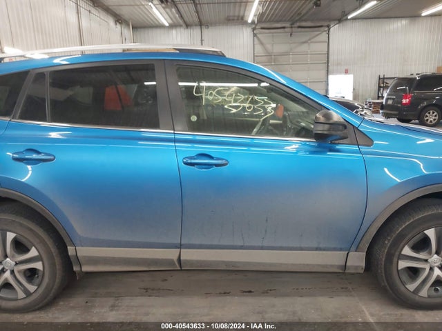 Toyota RAV4 LE 2016 JTMBFREV8GJ102814 Image 14