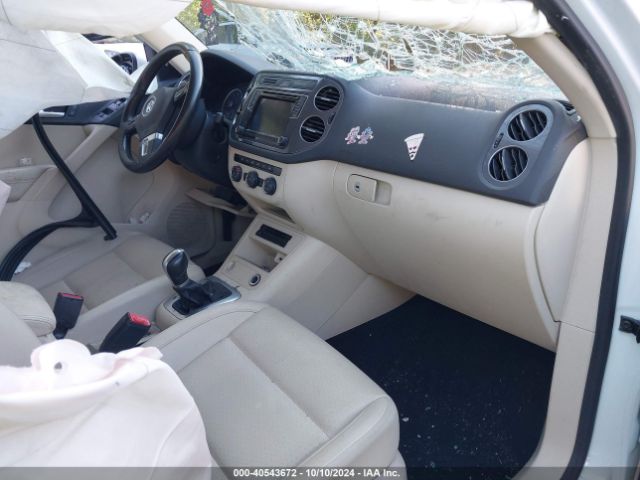 WVGBV7AX0HW511338 Volkswagen Tiguan 2.0t S