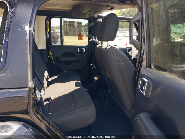 1C4HJXEN5JW249258 Jeep Wrangler Unlimited Sahara 4x4