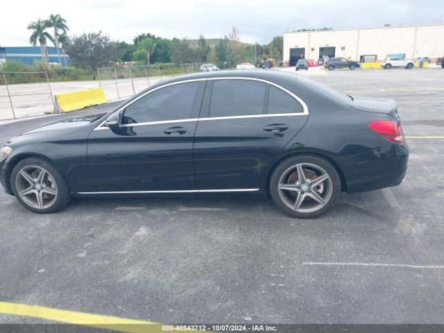 55SWF4JB1GU122814 Mercedes-Benz C 300 Luxury/sport
