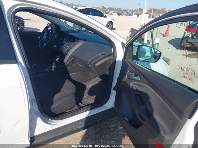 Ford FOCUS SE 2015 1FADP3F27FL333557 Image 5