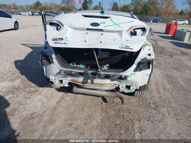 Ford FOCUS SE 2015 1FADP3F27FL333557 Image 6
