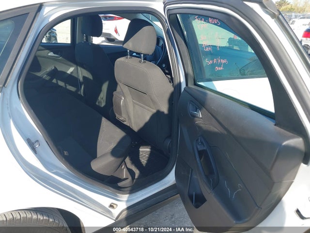 Ford FOCUS SE 2015 1FADP3F27FL333557 Image 8