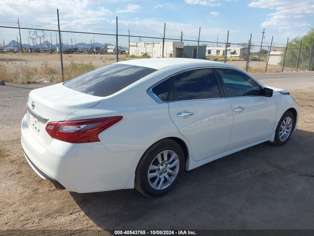 Nissan Altima 2.5 S 2018 1N4AL3AP1JC111557 Image 4