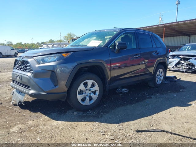 Toyota RAV4 LE 2019 JTMF1RFV9KJ025538 Image 2
