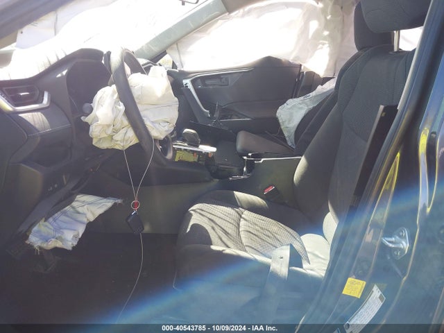 Toyota RAV4 LE 2019 JTMF1RFV9KJ025538 Image 5