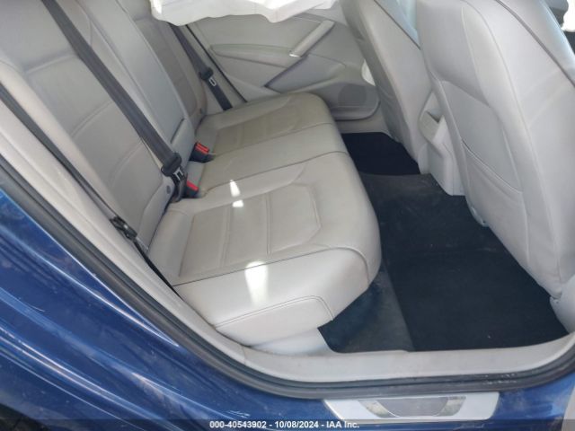 1VWDT7A37HC023308 Volkswagen Passat 1.8t R-line