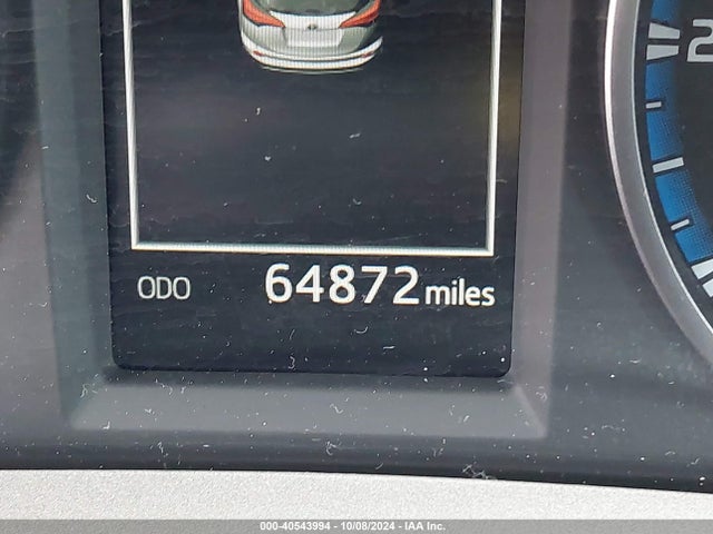 Toyota RAV4 LE 2018 2T3BFREV3JW775695 Image 16