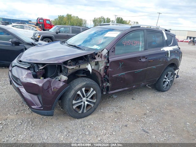 Toyota RAV4 LE 2018 2T3BFREV3JW775695 Image 2