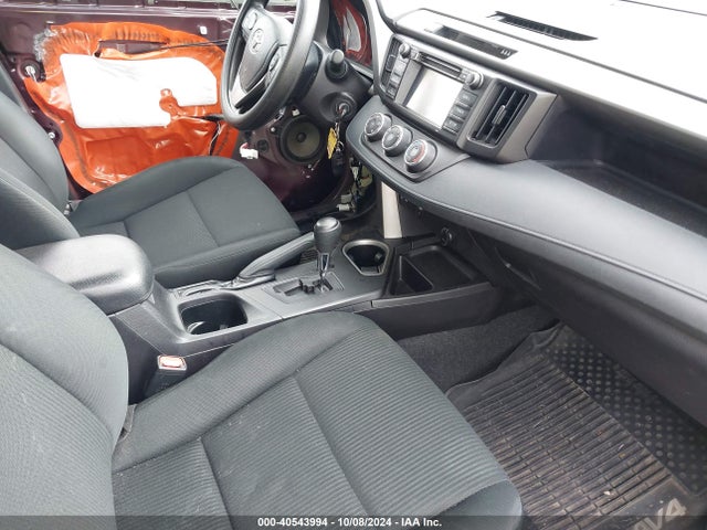 Toyota RAV4 LE 2018 2T3BFREV3JW775695 Image 5