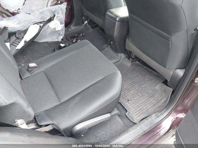 Toyota RAV4 LE 2018 2T3BFREV3JW775695 Image 8