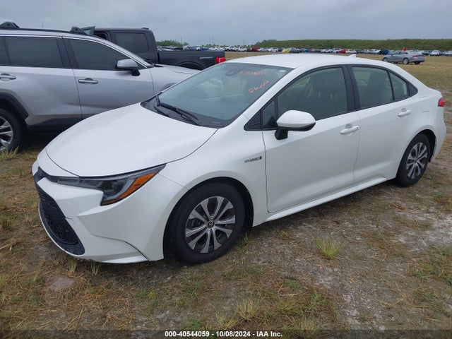 Toyota Corolla Hybrid Le 2021 JTDEAMDE2MJ030522 Image 2