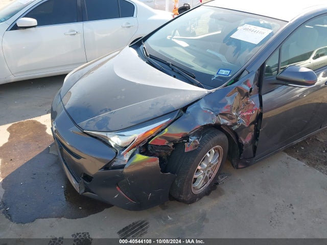 Toyota Prius Two 2016 JTDKBRFU4G3006152 Image 6