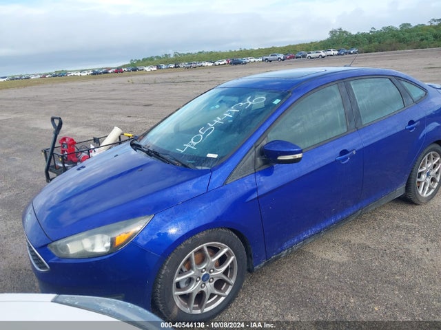 Ford FOCUS SE 2015 1FADP3F24FL345617 Image 2