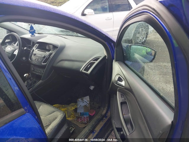 Ford FOCUS SE 2015 1FADP3F24FL345617 Image 5
