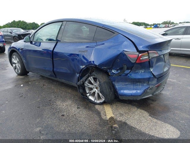 2024 TESLA MODEL Y 7SAYGDED3RF005437 Photo 2