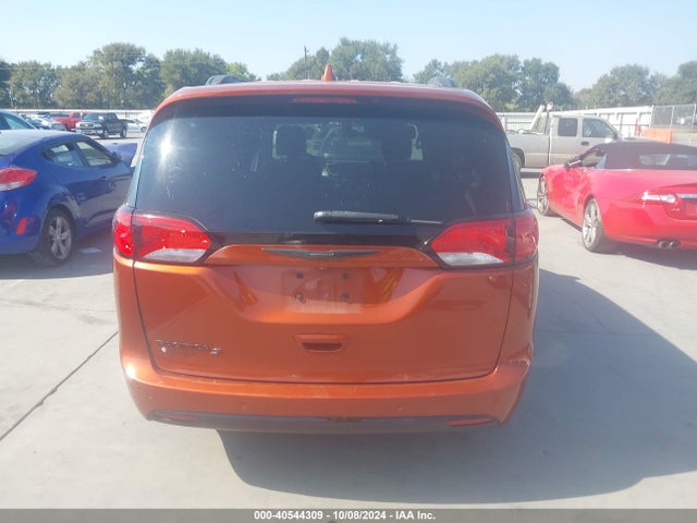 Chrysler Pacifica Touring L 2018 2C4RC1BG5JR227173 Image 16