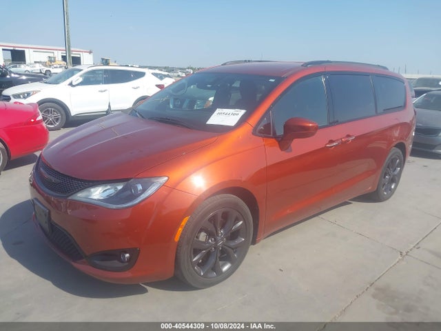 Chrysler Pacifica Touring L 2018 2C4RC1BG5JR227173 Image 2