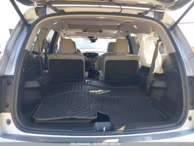 5FNYF6H0XKB028076 Honda Pilot Elite