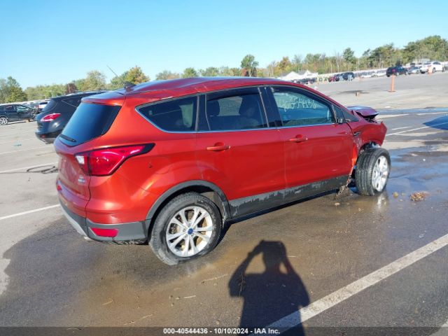 1FMCU9GD8KUA95557 Ford ESCAPE SE