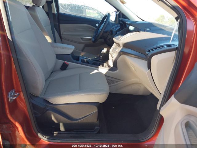 1FMCU9GD8KUA95557 Ford ESCAPE SE
