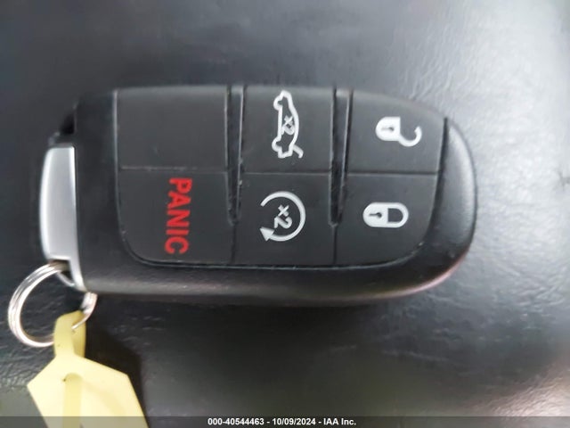 Chrysler 300c Awd 2014 2C3CCAKT3EH142397 Image 11