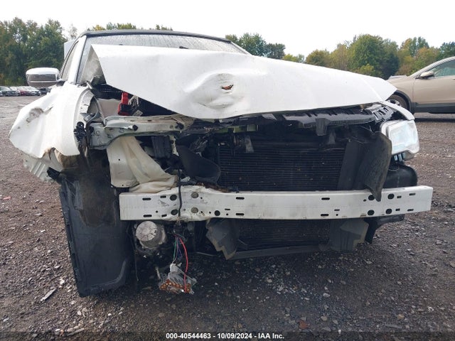 2C3CCAKT3EH142397 Chrysler 300c Awd