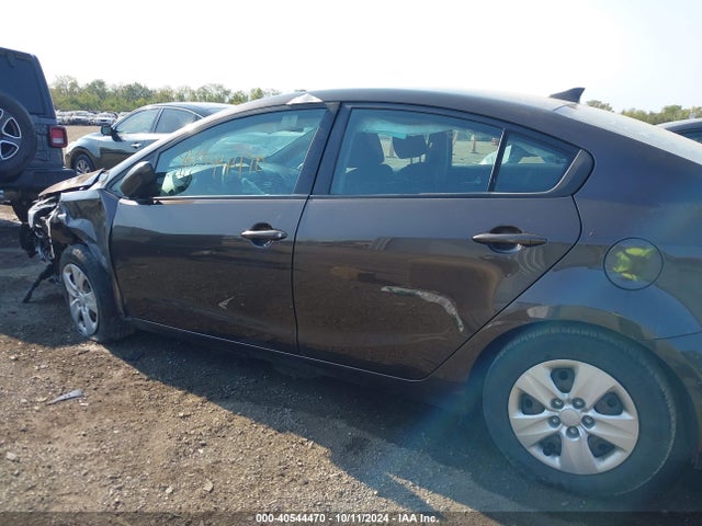 KIA FORTE LX 2018 3KPFK4A70JE226832 Image 15