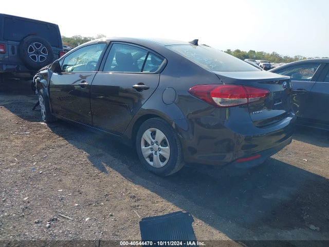 KIA FORTE LX 2018 3KPFK4A70JE226832 Image 3