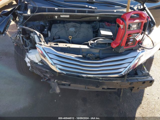 5TDYZ3DC8HS844892 Toyota Sienna Xle 8 Passenger