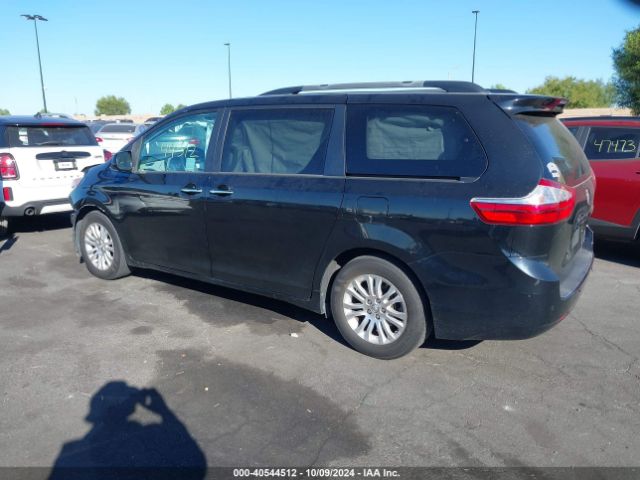 5TDYZ3DC8HS844892 Toyota Sienna Xle 8 Passenger