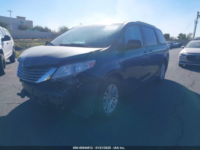 5TDYZ3DC8HS844892 Toyota Sienna Xle 8 Passenger