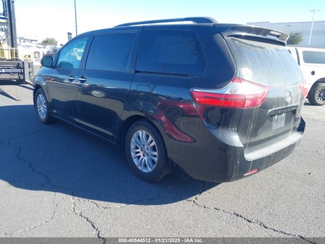 5TDYZ3DC8HS844892 Toyota Sienna Xle 8 Passenger