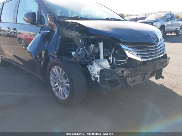 5TDYZ3DC8HS844892 Toyota Sienna Xle 8 Passenger