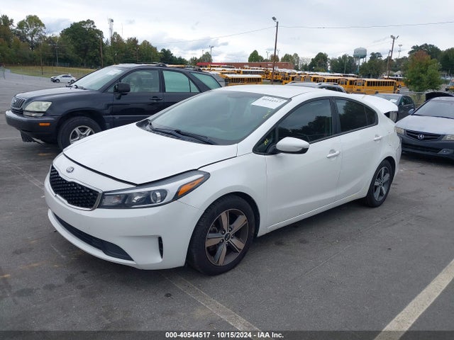 KIA FORTE LX 2018 3KPFL4A76JE242479 Image 2