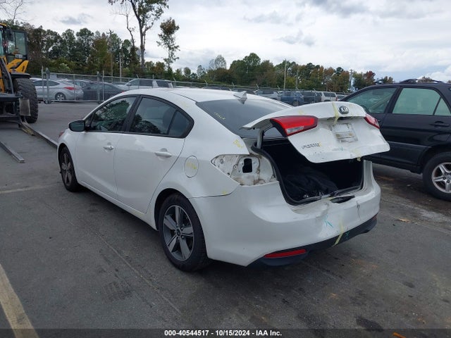 KIA FORTE LX 2018 3KPFL4A76JE242479 Image 3