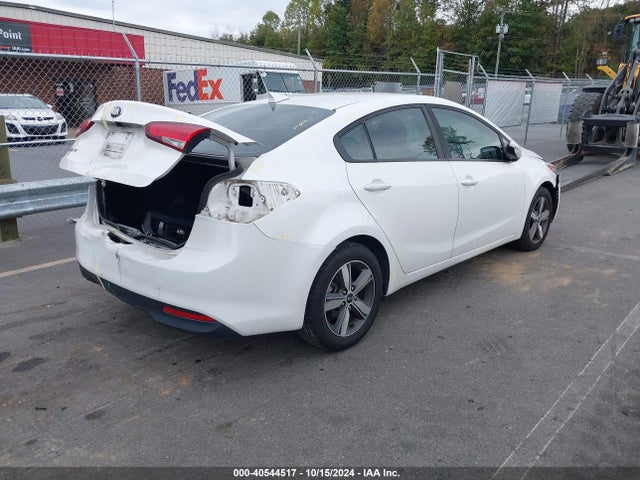 KIA FORTE LX 2018 3KPFL4A76JE242479 Image 4